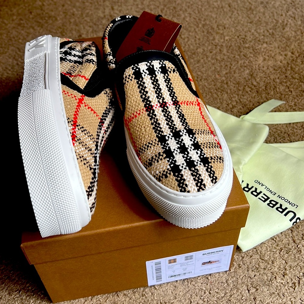 BURBERRY SNEAKERS / SLIP-ON / LOAFERS FOR WOMEN. EU SIZE 40; UK 7. - Picture 3 of 9